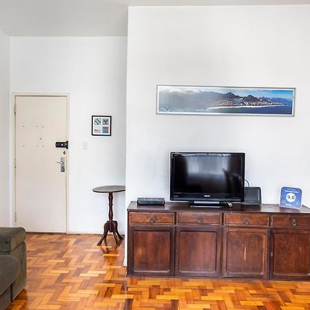 Copacabana Beach Apartment: 3 Bedrooms, 4 Baths, Air Con & Wi-Fi Rio de Janeiro Exterior photo