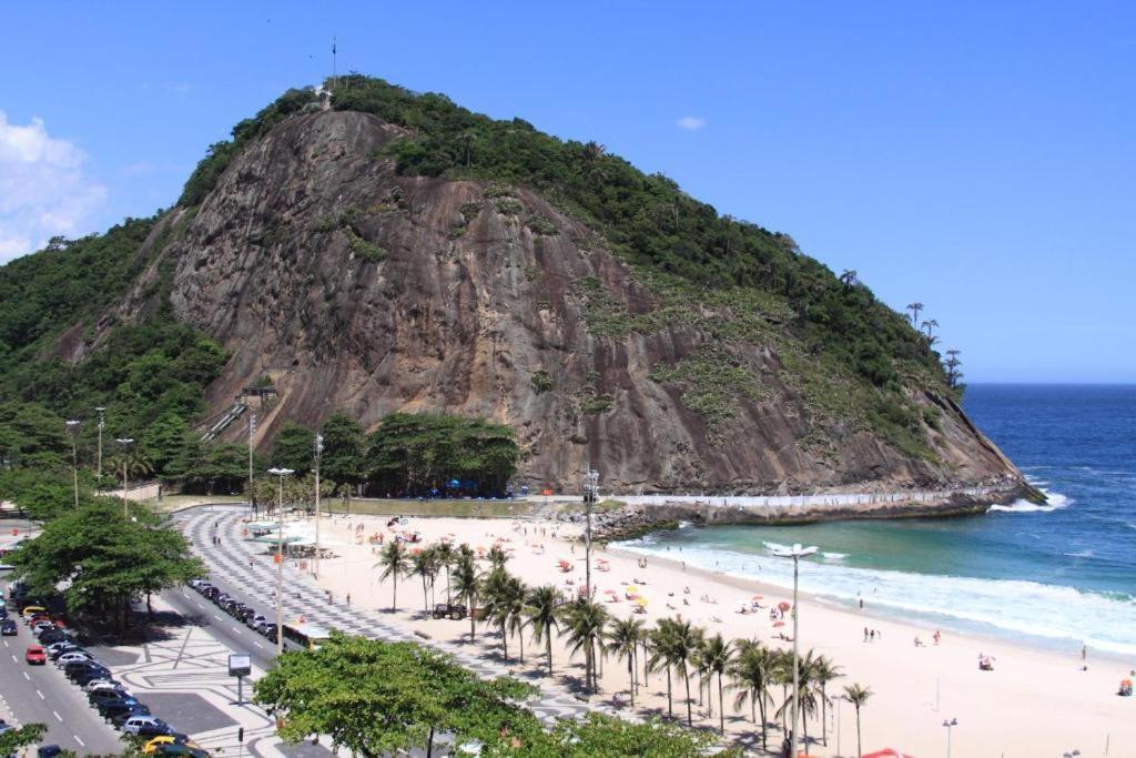 Copacabana Beach Apartment: 3 Bedrooms, 4 Baths, Air Con & Wi-Fi Rio de Janeiro Exterior photo