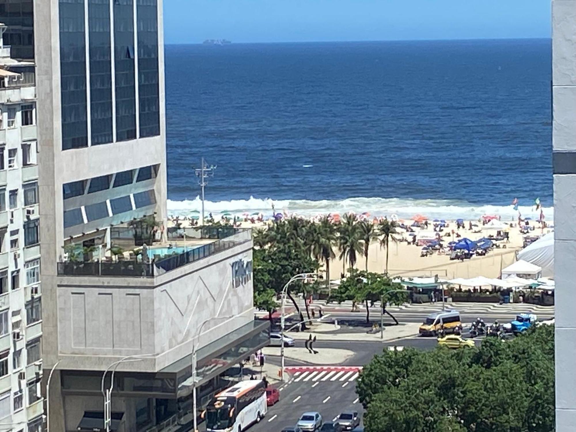 Copacabana Beach Apartment: 3 Bedrooms, 4 Baths, Air Con & Wi-Fi Rio de Janeiro Exterior photo