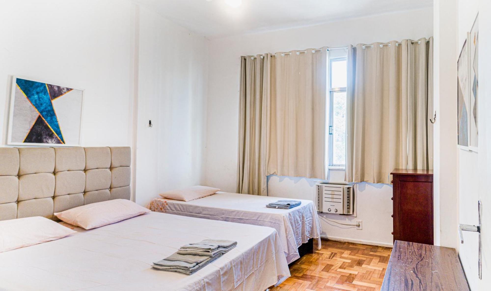 Copacabana Beach Apartment: 3 Bedrooms, 4 Baths, Air Con & Wi-Fi Rio de Janeiro Exterior photo