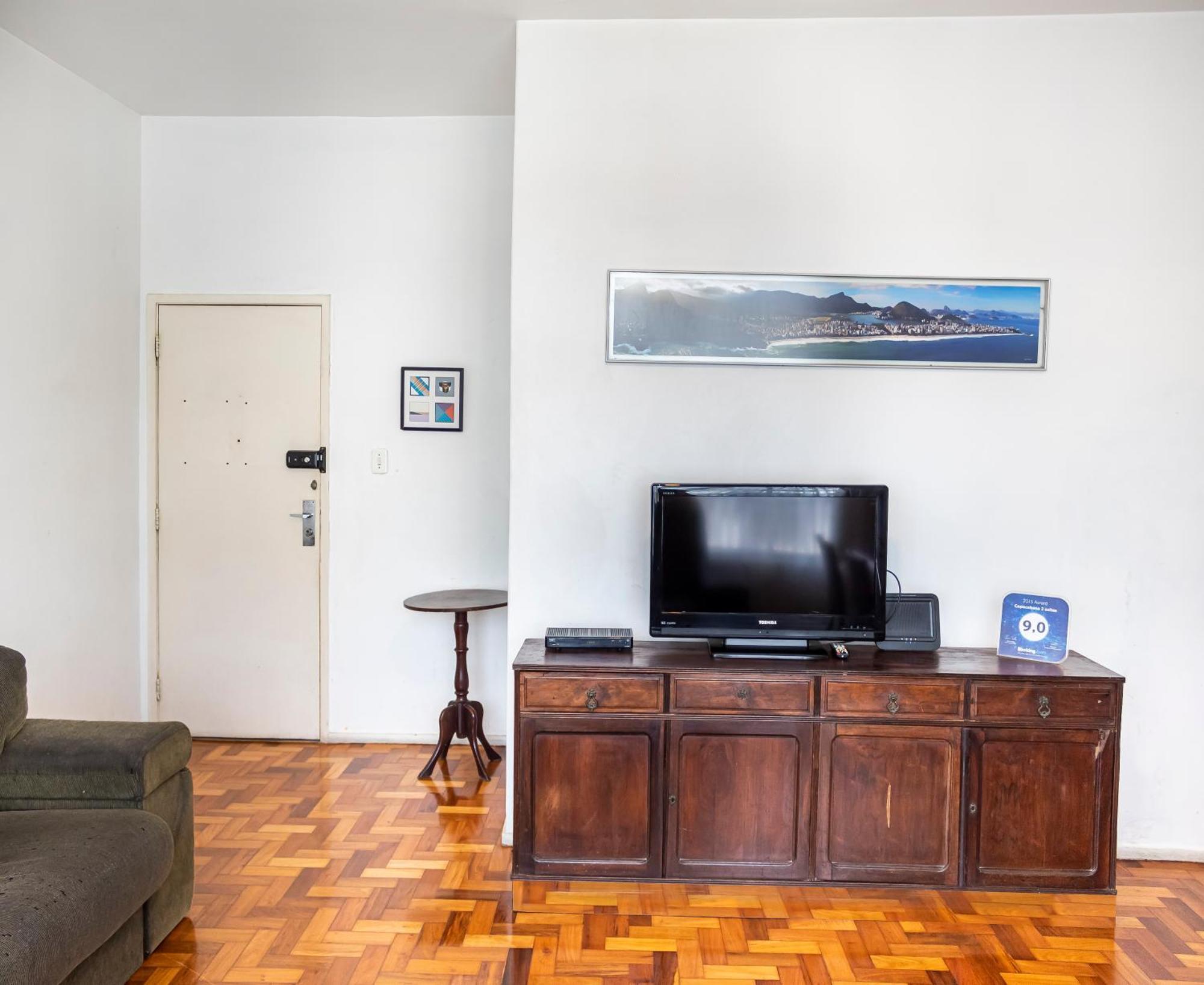 Copacabana Beach Apartment: 3 Bedrooms, 4 Baths, Air Con & Wi-Fi Rio de Janeiro Exterior photo