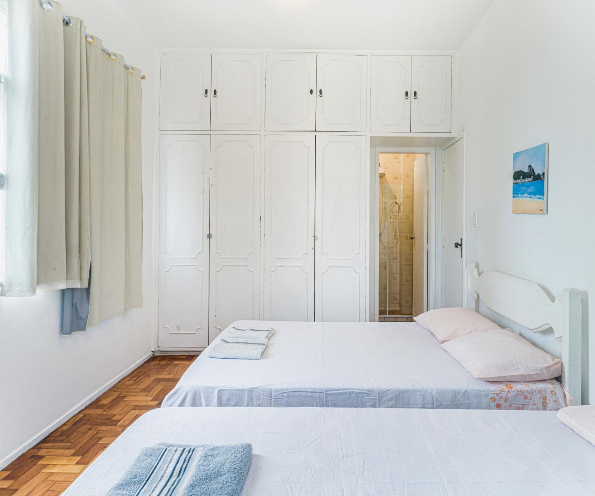 Copacabana Beach Apartment: 3 Bedrooms, 4 Baths, Air Con & Wi-Fi Rio de Janeiro Exterior photo