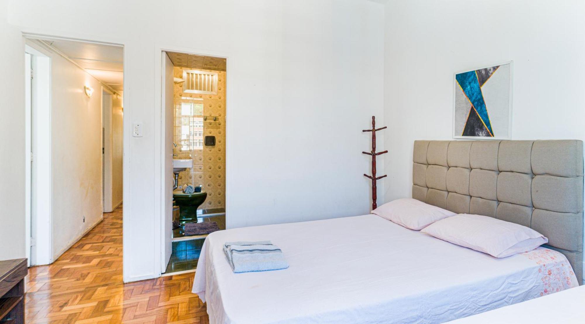 Copacabana Beach Apartment: 3 Bedrooms, 4 Baths, Air Con & Wi-Fi Rio de Janeiro Exterior photo